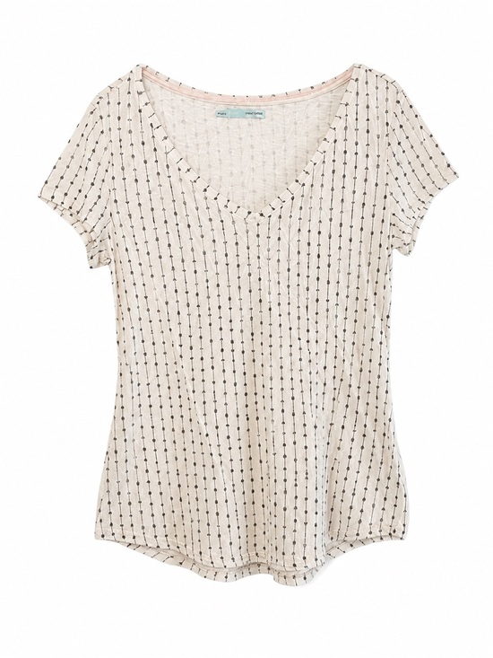 Maurices Tops - Maurices Cream V-Neck Top w/Arrow Print Women’s Size Medium Feminine Boho Chic
